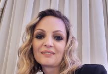 Teodora Andor, femeie controversată acuzată de comportament abuziv, surprinsă într-un moment public.