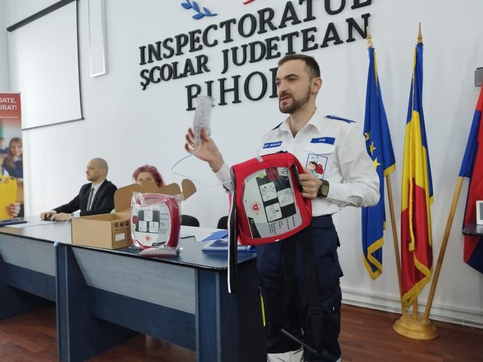 oradea-primul-oras-din-romania-cu-defibrilatoare-in-scoli