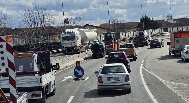 urmeaza-haosul-traficul-pe-pasajul-oradea-felix-se-ingusteaza