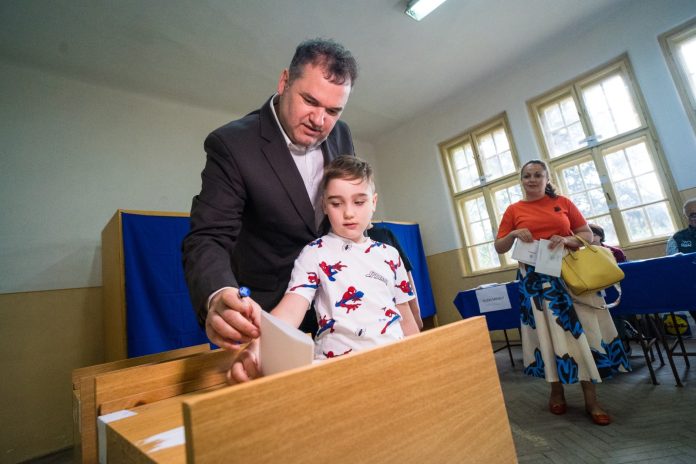 ministrul-cseke-attila-decidem-viitorul-tarii-si-comunitatii-noastre