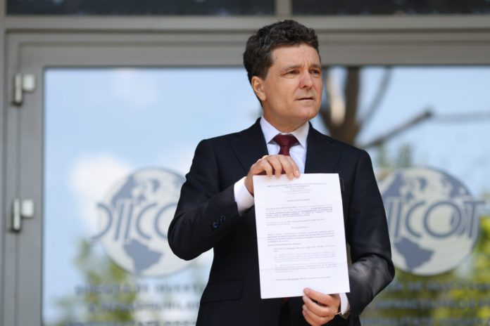 nicusor-dan-a-depus-plangere-impotriva-elenei-lasconi-la-diicot