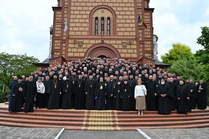 peste-500-de-persoane-la-conferinta-preoteasca-din-oradea