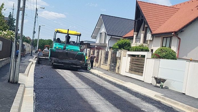 avanseaza-lucrarile-pe-strada-apateului-asfalt-turnat