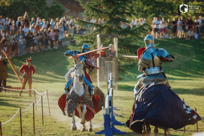 batalii-cu-vikingi-si-gladiatori-la-festivalul-medieval