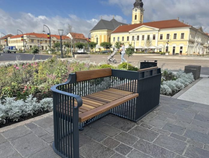 bancile-din-piata-unirii-reconditionate-la-preturile-de-achizitie
