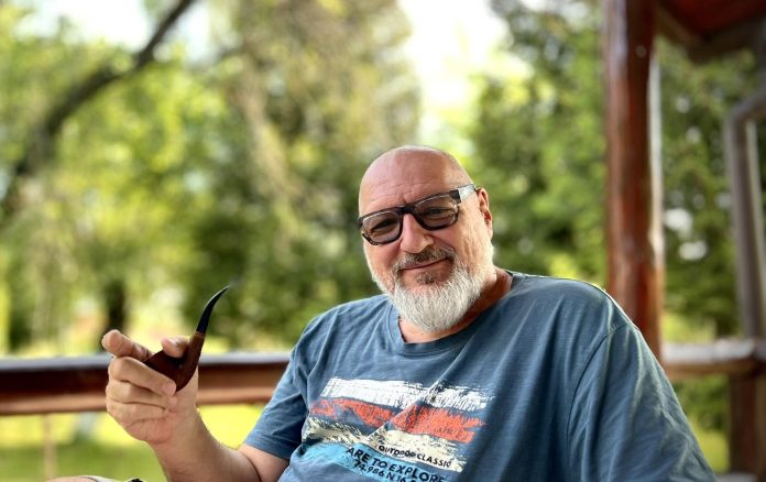 blues-la-muzeu-a-g-weinberger-lanseaza-cartea-muzica-intre-libertate-si-manipulare
