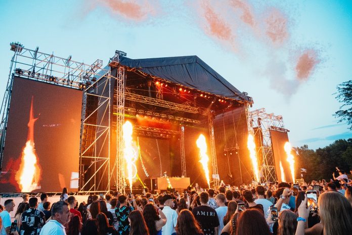 burak-yeter-willy-william-si-meduza-la-waves-festival-baile-1-mai