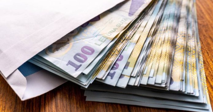 surpriza-in-sistemul-public-directorul-si-a-redus-salariul-cu-40-000-lei