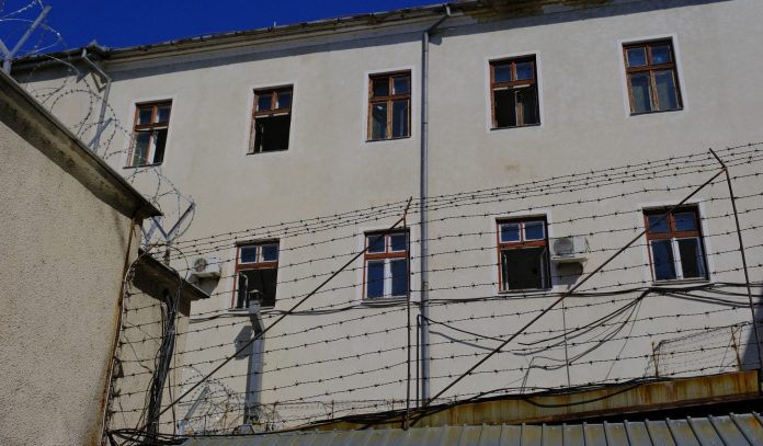 violator-retinut-de-politisti-si-predat-penitenciarului-oradea