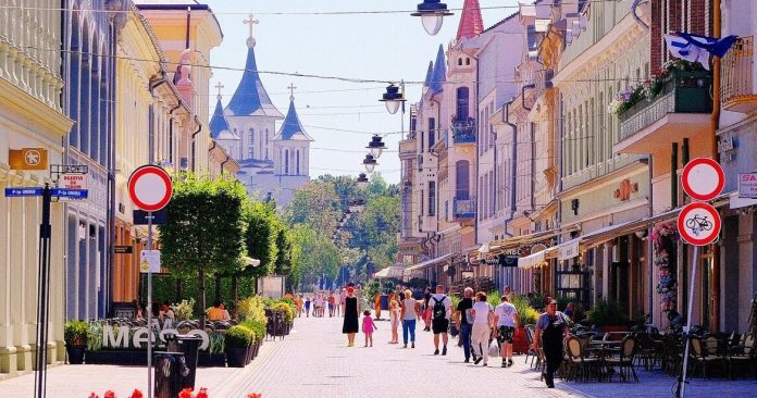 volei-pe-plaja-marsul-pride-si-evenimente-in-oradea