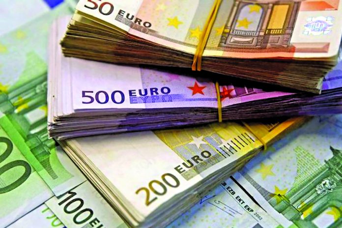 barbat-amendat-pentru-ca-a-cumparat-masina-cu-numerar