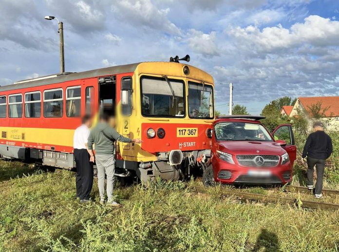 accident-feroviar-la-salonta-tren-deraiat-dupa-impact-cu-autoturism