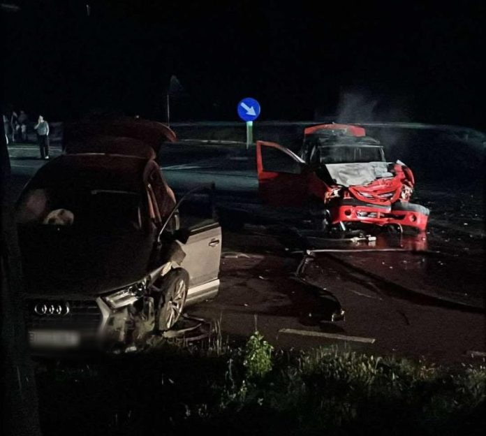 accidentul-din-hidiselu-de-sus-masina-prinsa-de-flacari