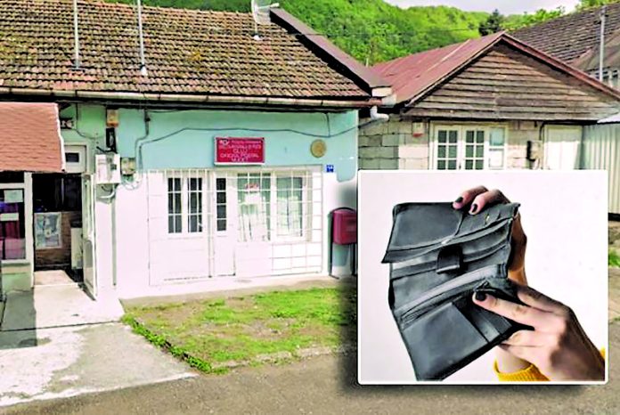 talharie-intre-pensionare-la-posta-din-nucet