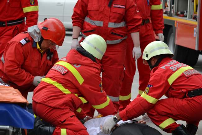 Grav accident pe Centura Beiuș, două persoane resuscitate