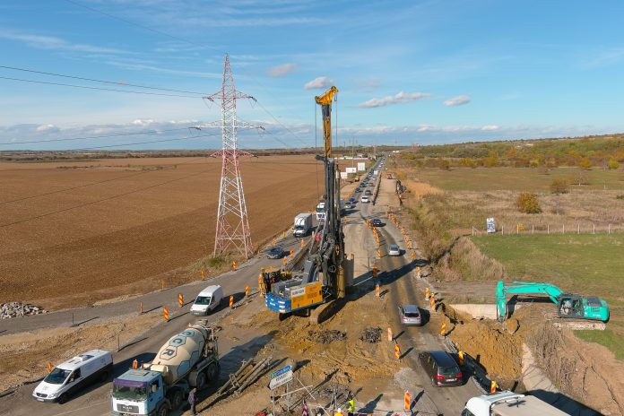 Se forează piloții la pasajul suprateran din Oradea