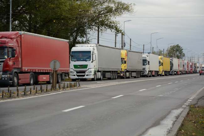 Germania va cântări automat camioanele prin asfalt.