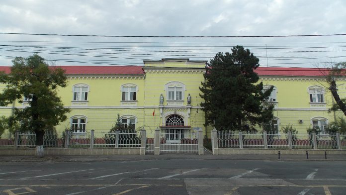 Șefa Secției de cardiologie de la Spitalul Militar Oradea, judecată pentru mită