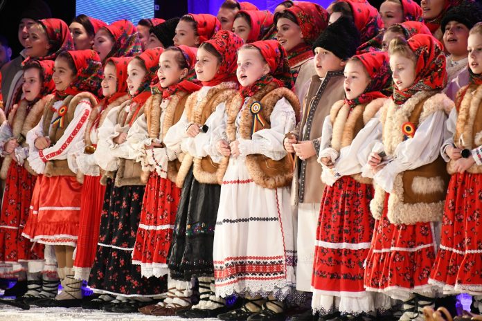 Parada și festivalul colindelor în centrul orașului