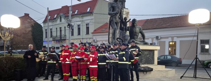 Pompierii bihoreni au adus colindul în comunitate