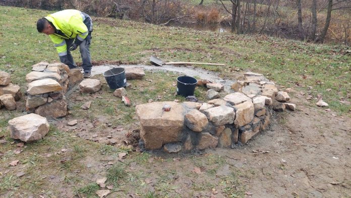 Primăria amenajează vetre de foc pentru grătare