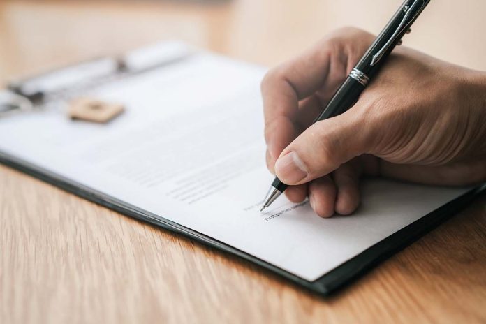 Proiect legislativ: primele de asigurare profesională scutite de impozit