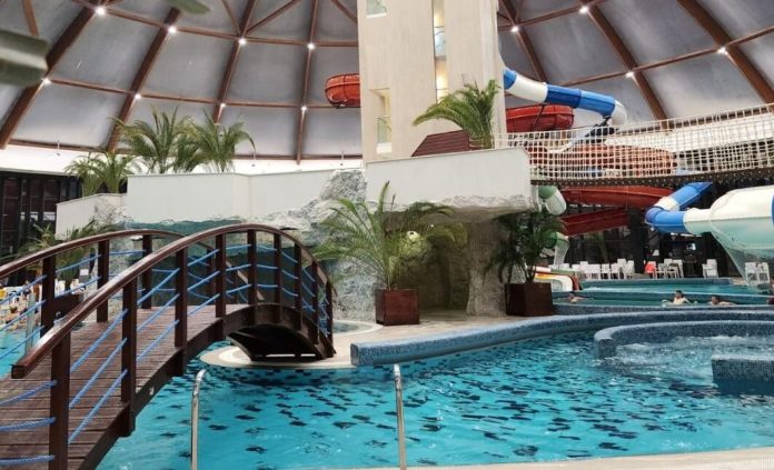 Două săptămâni de închidere: Aquaparkul Nymphaea, suspendat temporar