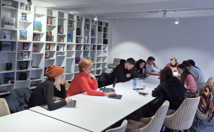„Poveste pentru nimeni” și „Miau”, lecturi publice la OraDeA Dramaturgia în Amfiteatrul Bibliotecii Județene
