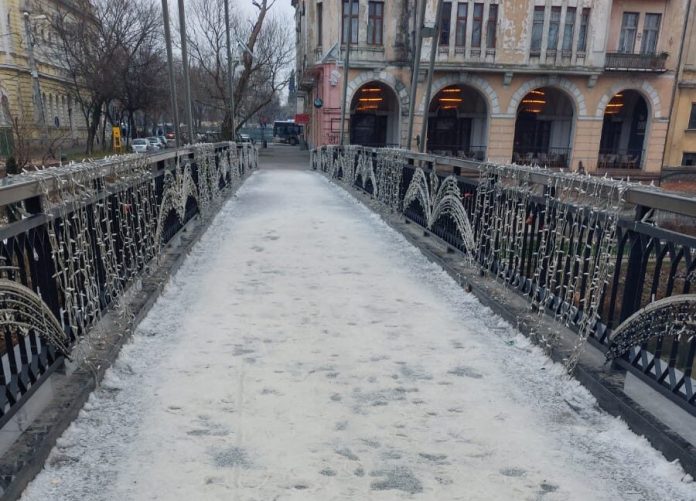 Sistem anti-îngheț defect: Podul Intelectualilor cedat iernii