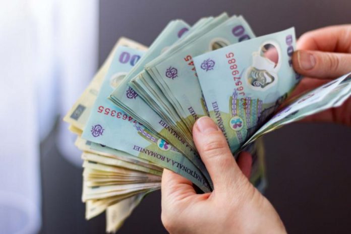 Veniturile românilor au scăzut față de trimestrul precedent, dar au crescut comparativ cu 2024.