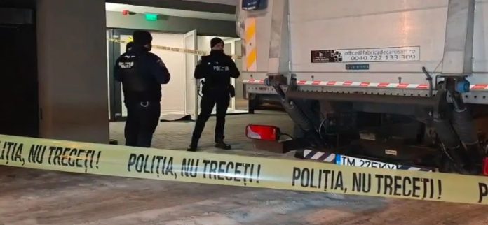 Descoperire șocantă! Un bărbat a fost găsit decapitat într-un apartament închiriat în regim hotelier.