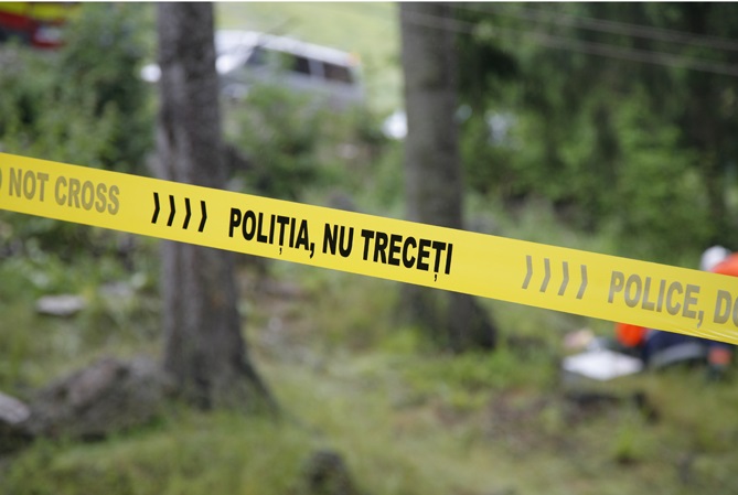 Accident grav pentru un hoț de lemne cercetat în Bihor. Acesta a decedat după ce a fost lovit de o creangă.