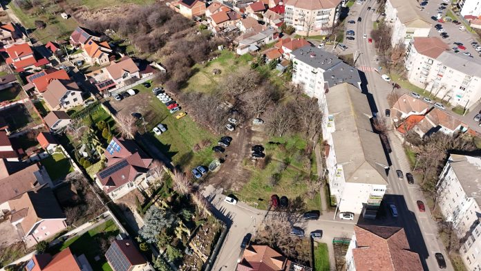 Primăria Oradea va plăti 34.000 de euro pentru un teren necesar amenajării parcului de pe strada Romer Floris.