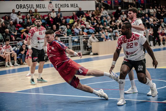 Prima victorie din play-off pentru handbaliștii orădeni în meciul cu CSM Odorhei. CSM Oradea a ajuns pe locul 2.