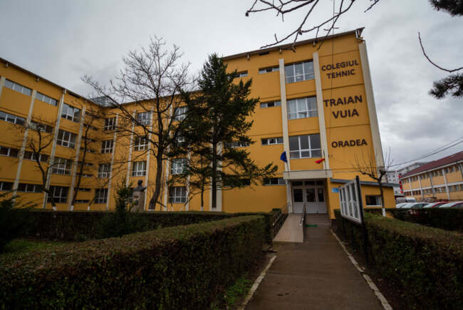 Fost profesor la un colegiu din Oradea, condamnat pentru că a furat 130.000 de lei din banii plătiți de elevi pentru cazare.