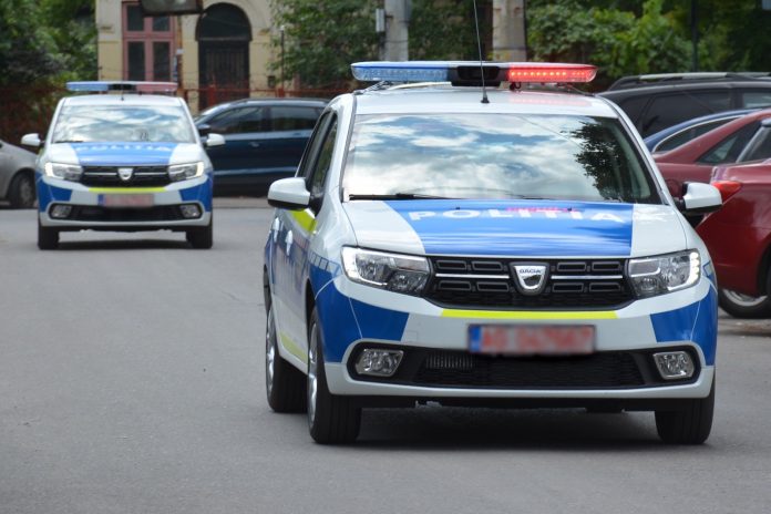 Pericol în trafic! Aproape de comă alcoolică la volan, a ciocnit două mașini parcate pe o stradă din Oradea
