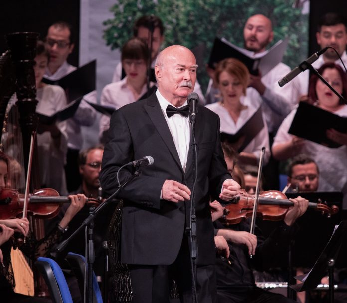 Tudor Gheorghe interpretează frumusețea primăverii într-un concert emoționant la Oradea