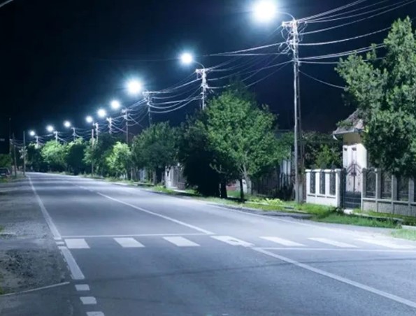 Nojorid investește milioane de lei în modernizarea iluminatului public, utilizând tehnologie LED și panouri solare de ultimă generație.