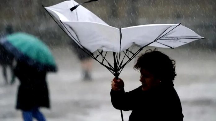 Cod galben de vânt în Bihor: rafale intense și scădere a temperaturilor în următoarele zile