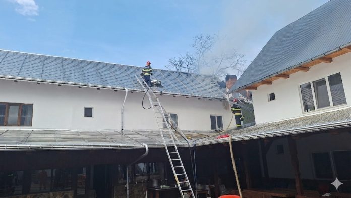 Incendiu devastator la Mănăstirea Izbuc. Flăcările au cuprins o chilii.