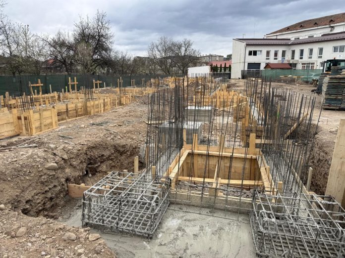Investiții semnificative pentru modernizarea și extinderea sistemului medical din Ștei, prin proiecte de milioane de lei