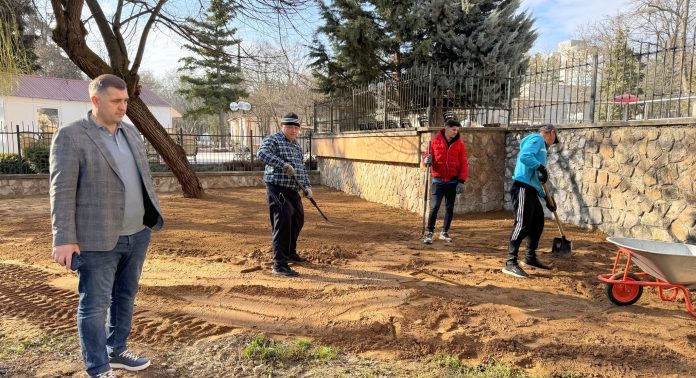 Parcul Central din Băile Felix se reinventează: noi alei, iluminat modern și mobilier urban