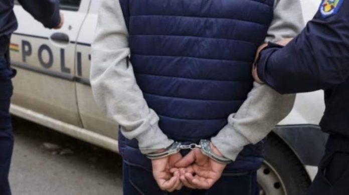 Angajata unui magazin din cartierul Nufărul, agresată de hoțul pe care încerca să-l prindă. Acesta a fost arestat.