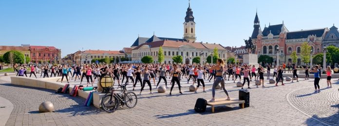 Cu ocazia Zilei Europei, Oradea se pregătește pentru „Valuri de bucurie” – sport și solidaritate în Piața Unirii