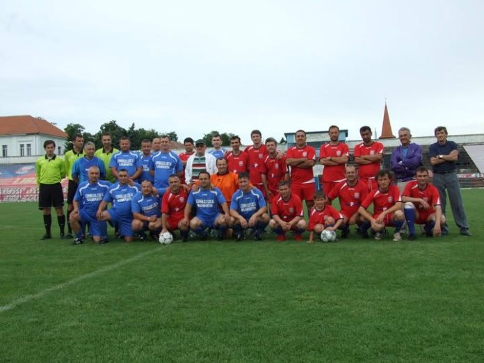 După 35 de ani! Un nou duel tradițional între generațiile din 1973 de la FC Bihor și LPS Bihorul Oradea