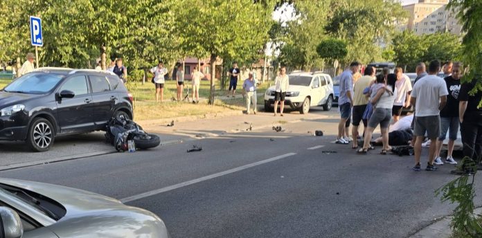 ACTUALIZARE: Accident grav de circulație pe strada Oneștilor din Oradea. Un motociclist se află în stare critică.
