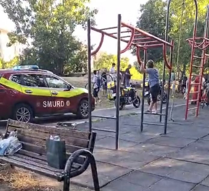 Accident pe strada Făgărașului din Oradea: un minor lovit de o trotinetă electrică a fost dus la spital.