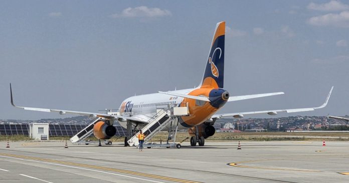 Aproape 50 de pasageri HiSky din Oradea au ajuns în Hurghada fără bagaje Aproape 50 de pasageri HiSky din Oradea au ajuns în Hurghada fără bagaje