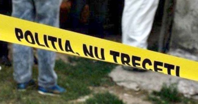 Bărbat și nepoata sa, în stare gravă după ce au fost înjunghiați în apartamentul lor