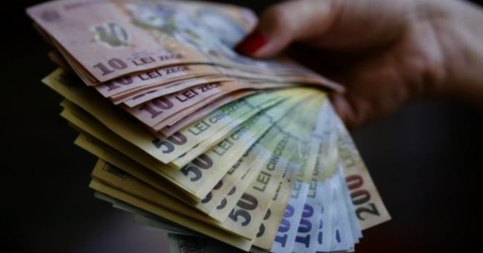 Bihor: mai puțini salariați și șomeri, salarii medii peste 4.700 lei Bihor: mai puțini salariați și șomeri, salarii medii peste 4.700 lei